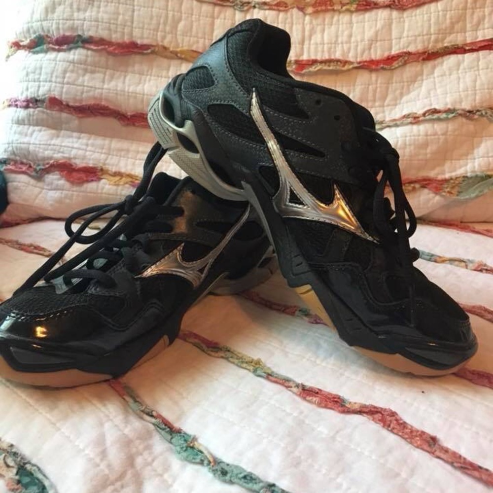 Mizuno Volleyball shoes(wave bolt 4)